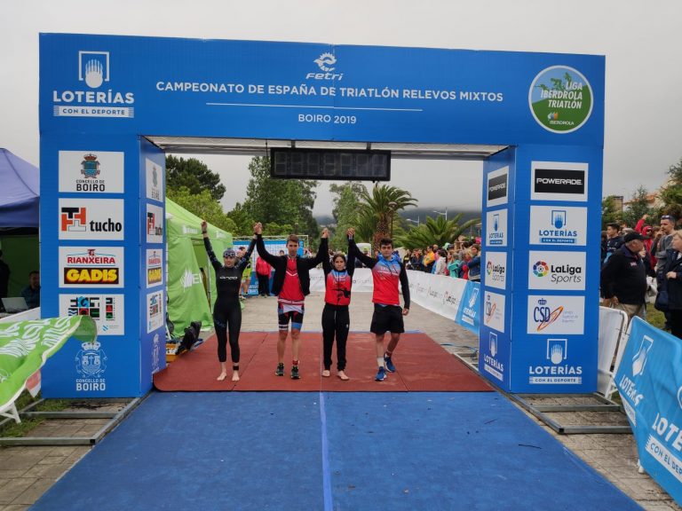 El equipo compuesto por Andrea Marco, Daniel Pla, Miriam Fuentes y Juan Pedro Moreno consiguió quedar en el puesto 31º en el Campeonato de España de Triatlón Relevos Mixtos, una de las carreras más emocionantes de la temporada 👏🚀