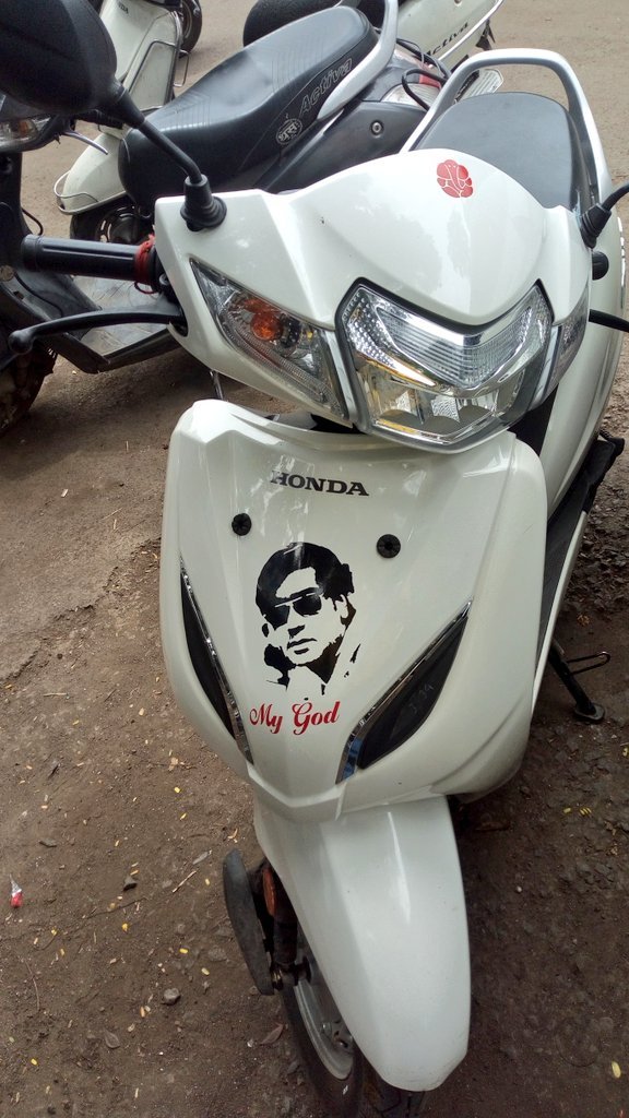 Ajaygalande3's tweet photo. My bike in #mygod photo @ajaydevgn  sir https://t.co/K5ipx5A04A