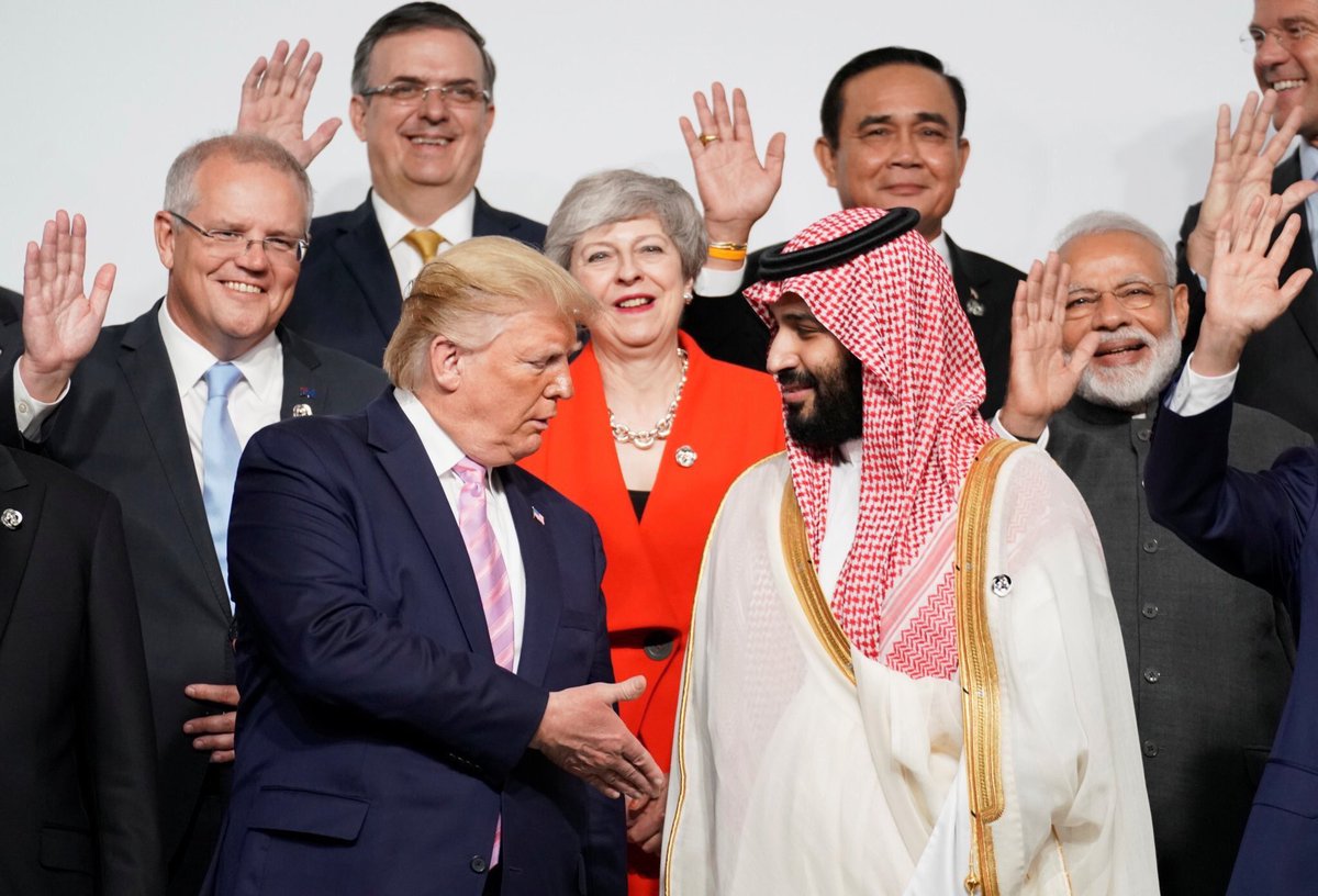 meshalshefaq's tweet photo. #محمد_بن_سلمان_في_قمه_العشرين
ماهو بمن يأتي ولا يدرى به"
في خطوته عز وفخر ومهابة https://t.co/hjD4pl0Qp4
