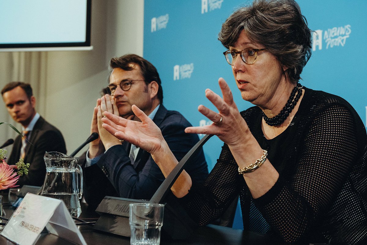 bscheerder's tweet photo. 19 juni participeerde #ACRON bij een Nieuwspoort event: hoe maken we Nederland koploper in het internationaal klinisch onderzoek? 
Inspirerende voordrachten en panel discussie met @2eKamertweets. Met resultaat! Lees erover: https://t.co/Y5SwYanGSm… 
Foto’s door @AnnelienNijland https://t.co/NM3KXKG2sP