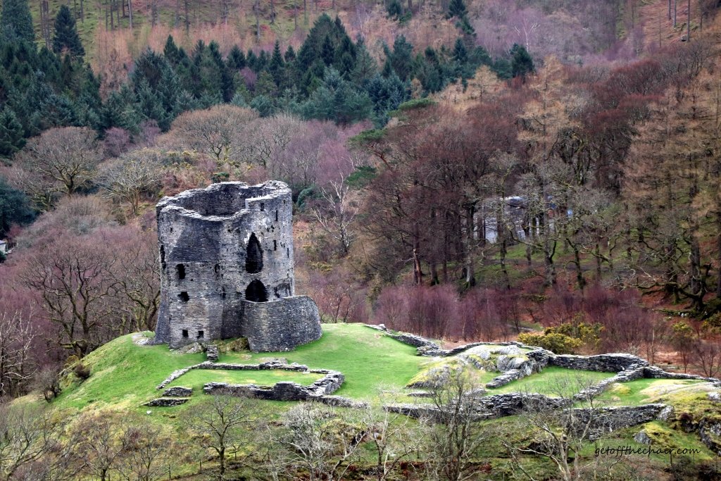 getoffthechair's tweet photo. Dolbadarn Castle.  #urbanphotography #cityphotography #architecture #building #city #UrbanExploration #travel #adventure #wales #castle #NorthWales #heritage #dolbadarn #history #goforwalk #Ramblers #RambleOn #heritage #tower #hike #walks #gooutside https://t.co/8oCGlqAz4e