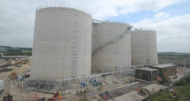 BBCLeeds's tweet photo. Poo power! This new £72m plant in Leeds will turn human waste into electricity and is set to recycle 94% of city's sewage: https://t.co/fyjZ7TmgFy https://t.co/HKJfHVh2Fu