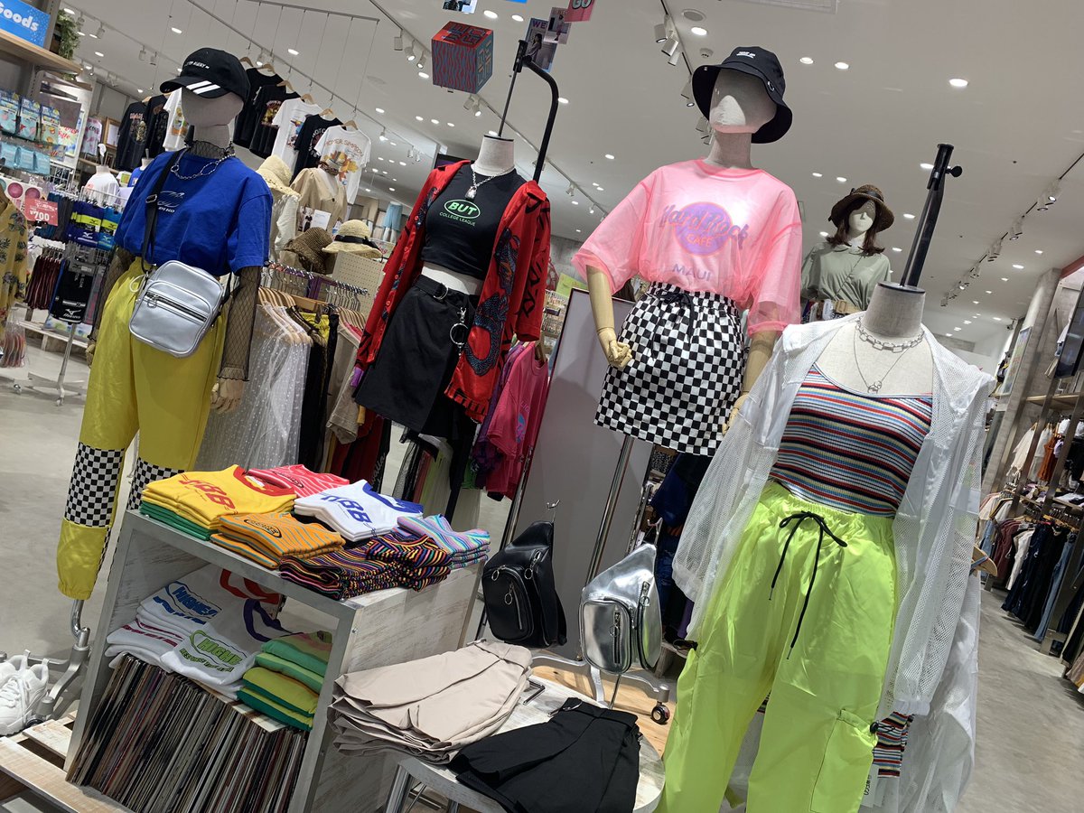 Wego 沖縄エリア 浦添パルコシティ Pickup Item 浦添パルコシティ店 限定アイテム多数展開中 人気の韓国系ファッションも プチプラで買えちゃいます Tシャツ 990 Tax ぜひお店でご覧ください Wego 沖縄エリア 浦添パルコシティ Pickup Item 浦添パルコシティ店 限定アイテム多数展開中 人気の韓国系ファッションも プチプラで買えちゃいます Tシャツ 990 Tax ぜひお店でご覧ください