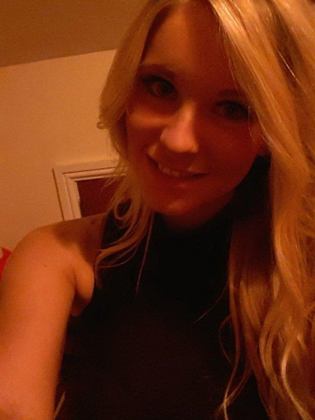 AffairsFr's tweet photo. Petite demande en #DM sur #toulouse, alors voici Cassandra, 25 ans, pseudo...blondesuceuse...ça c'est fait 😂
Le lien magique: https://t.co/8YBlKJ1t57
En tout cas, entre ces #fesses, ces #seins, son #joli #sourire et son air #coquine...#planq d'enfer ! #vendredi c'est permis. https://t.co/qokOlhkzsY