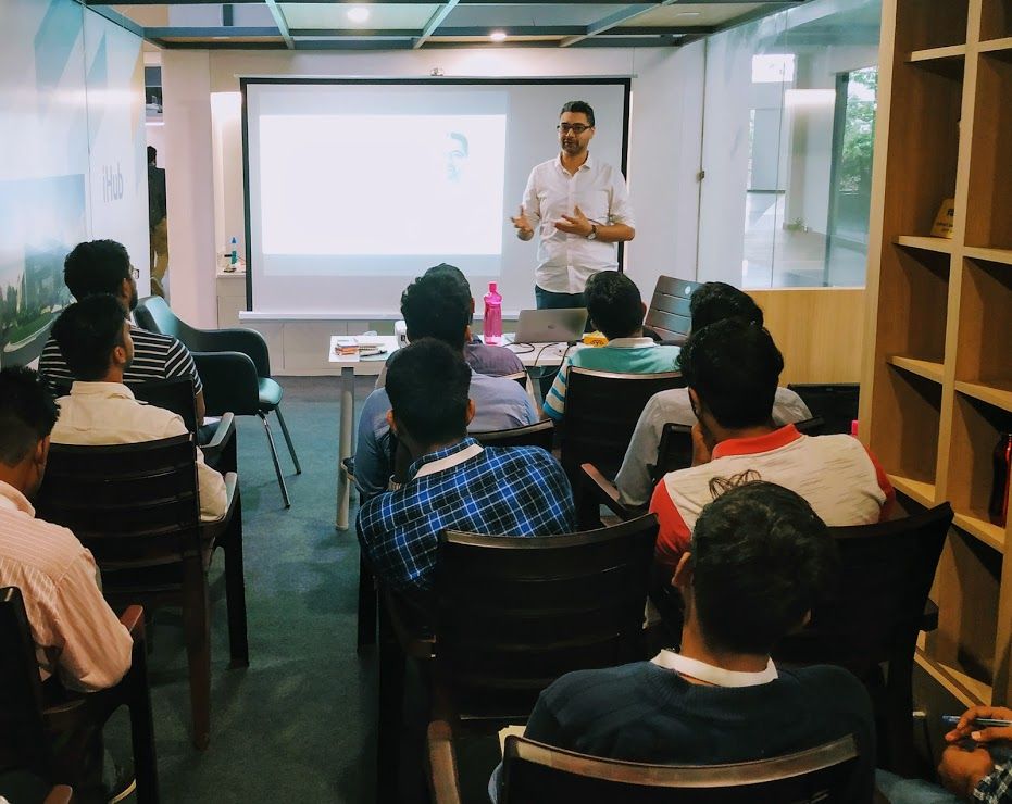 ihubinc's tweet photo. Week 2: Build Your MVPs with @JagbirLehl. This fantastic HandsOn session saw our founders teaming up with other founders to build a prototype based on themes given by our facilitator. @startup_odisha https://t.co/qcF44sBSG7