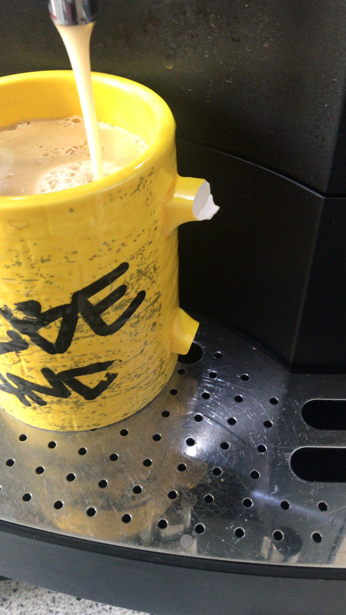 Oeli09 (@oeli09) on Twitter photo Jetzt schon ein scheiß Arbeitstag -.- #BVB Jetzt schon ein scheiß Arbeitstag -.- #BVB
