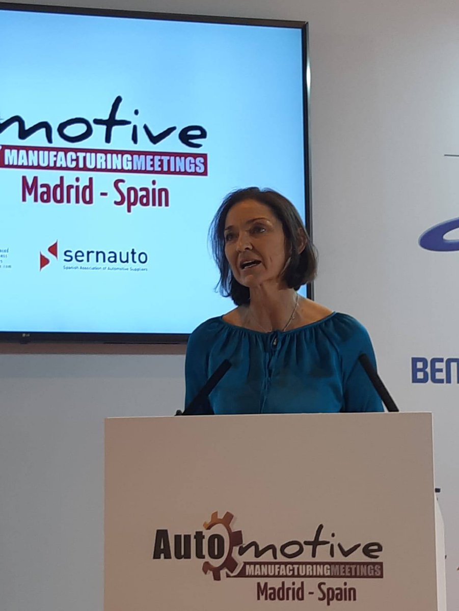 sernauto's tweet photo. 🙋♀️🙋♂️¡Somos sociedad, somos economía! La industria de automoción, suma. Máximo dinamismo profesional y empresarial en los dos días que ha durado el #AMMMadrid. ¡Gracias a todos los participantes! ¡Hasta la próxima edición! Nos quedamos con grandes imágenes para recordar... https://t.co/r4tDj3KuiT
