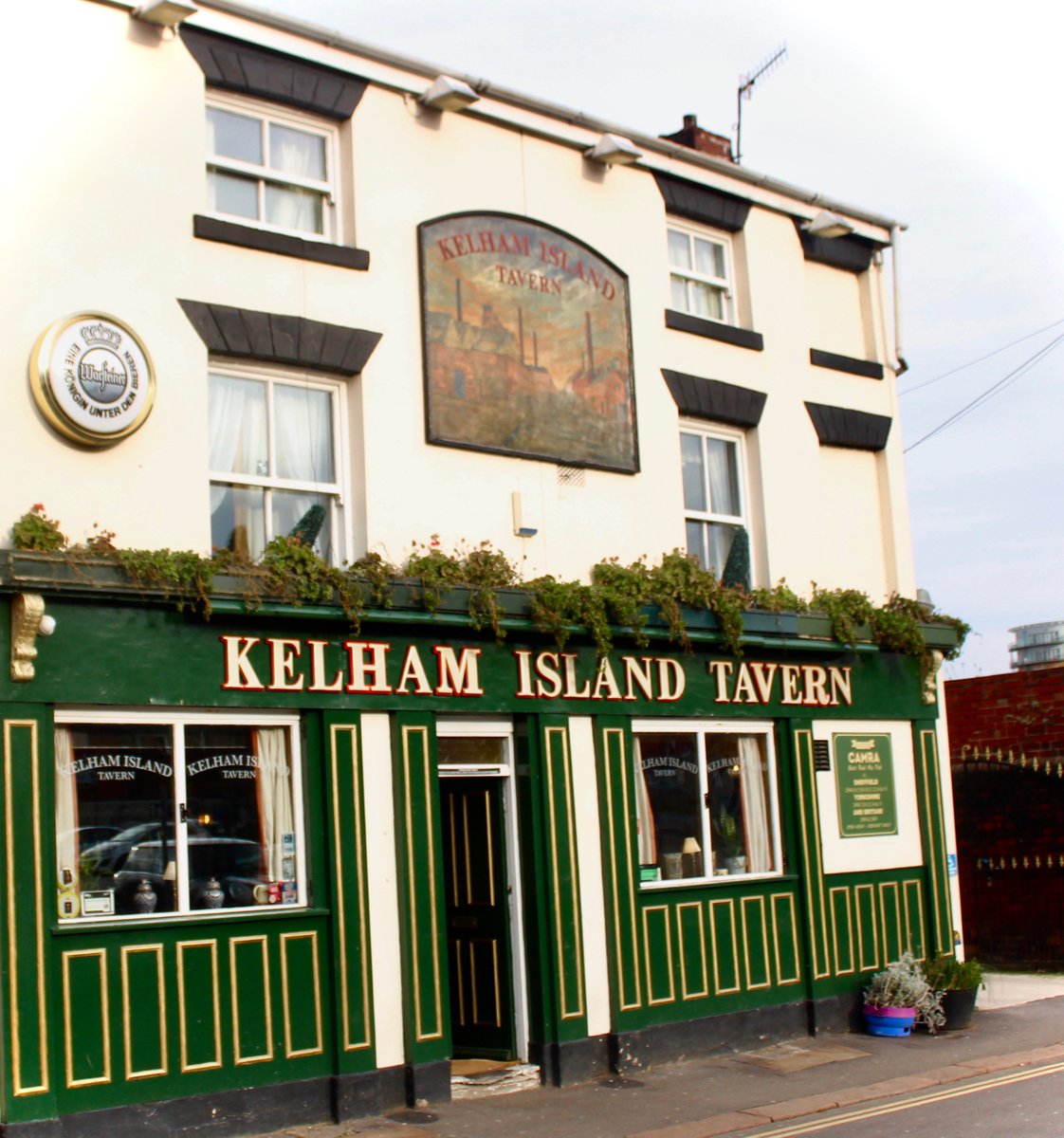 KelhamMarket's tweet photo. We've got @thekelham's @BlueBeeBrewery beer on the #KINCA bar. All profit goes back  into the community!

#BallStreetDeli #KelhamIsland @VIBE_Sheffield @thisiskelham @ExposedMagSheff @nowthenmag @VisitSheffield https://t.co/IYlqmSLTGo