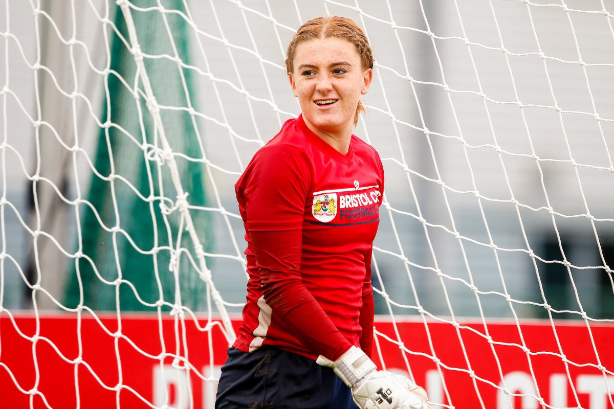 No1SportsBraUK's tweet photo. With the @lionesses inspiring us all at the #FIFAWWC there’s no better time to celebrate our new brand ambassador @sophiebag96
Sophie is @bristolcitywfc goalkeeper, part of England’s U23 squad and recently named PFA Fans’ Player of the Year.
#RealShockSupport #BristolSport https://t.co/LWUWl6uQWE