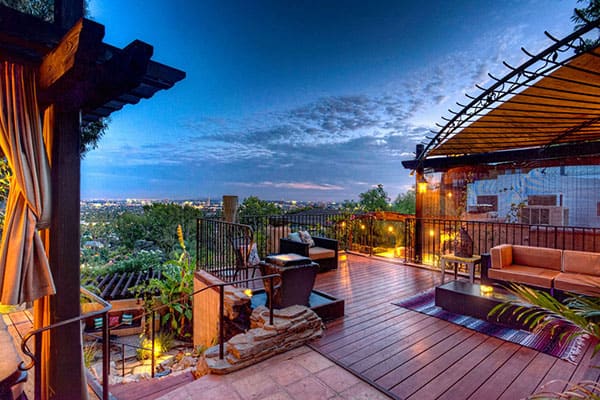 OneKindesign's tweet image. Spanish style Hollywood Hills hideaway with jaw-dropping views onekindesign.com/2015/09/21/spa…