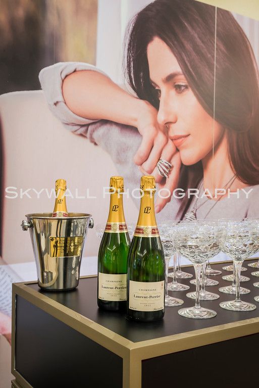 SkywallPhoto's tweet photo. We're an experienced commercial photographer in Huddersfield. Find out more and see our work today: https://t.co/iuBsgJKKQl #commercialphotography #businesses #ceo #md #businessowner https://t.co/YTqiCBo9IP