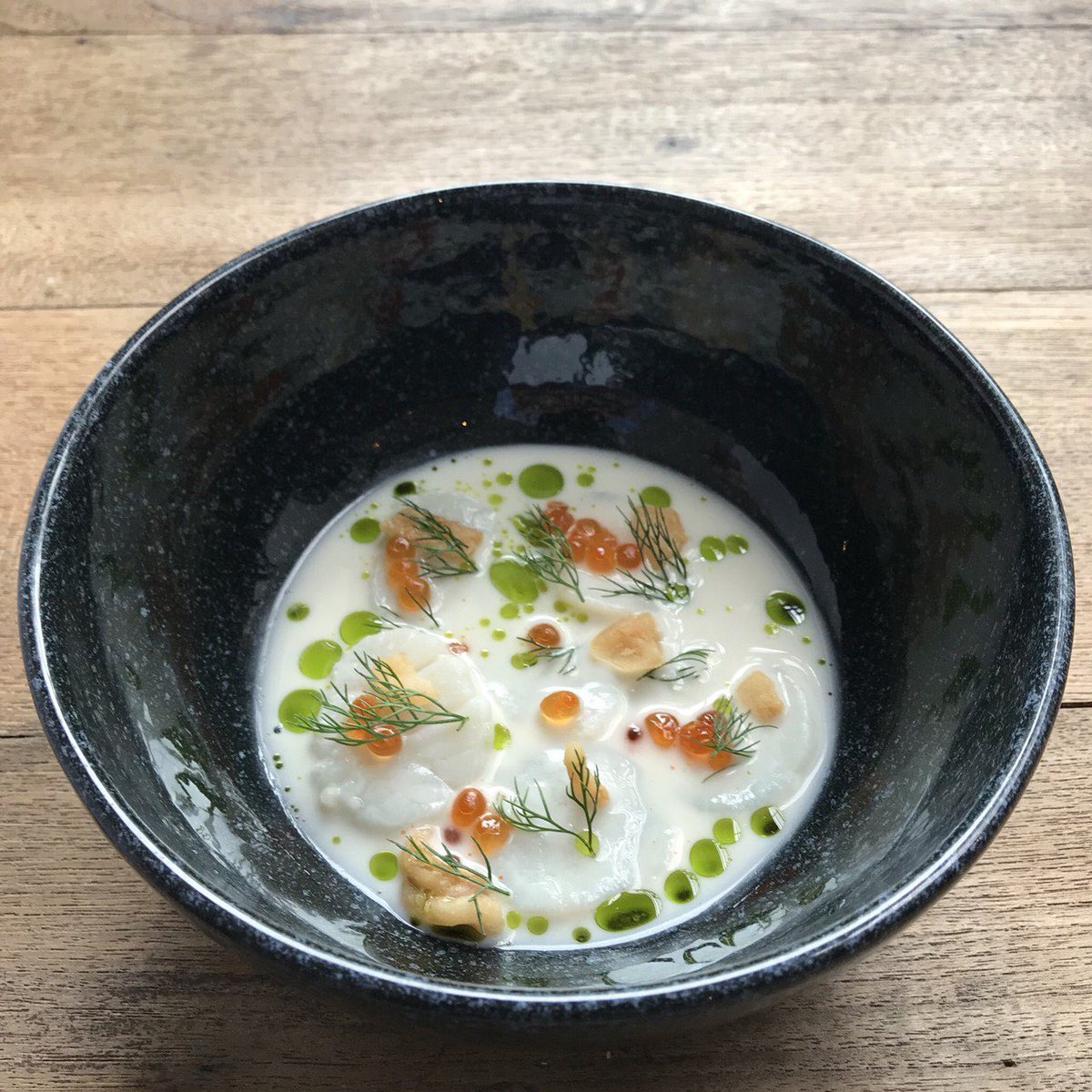 3sanbkk's tweet photo. Poached scallop,coconut broth and salmon roe เมนูDinnerสุดพิเศษที่ร้าน สาม สุขุมวิท 51 สำรองที่นั่งได้ที่ 02-005-4085 #3san #3sanbkk #อร่อย @aroii #อร่อยบอกต่อ @wongnai @bkkmenu https://t.co/MPpqAmjhF9