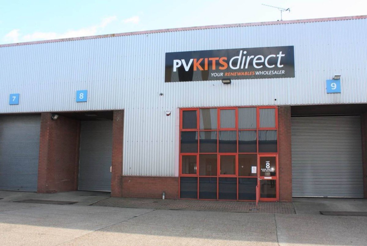 readercommltd's tweet image. Unit 8 &amp;amp; 2, Yale Business Park, #Ipswich is situated within the terrace of units with the additional benefit of a secondary access and loading bay fronting Central Avenue (Unit 2). Unit 8 was two units creating an L shape #Suffolk #CommercialProperty ow.ly/yUhO30p1usw