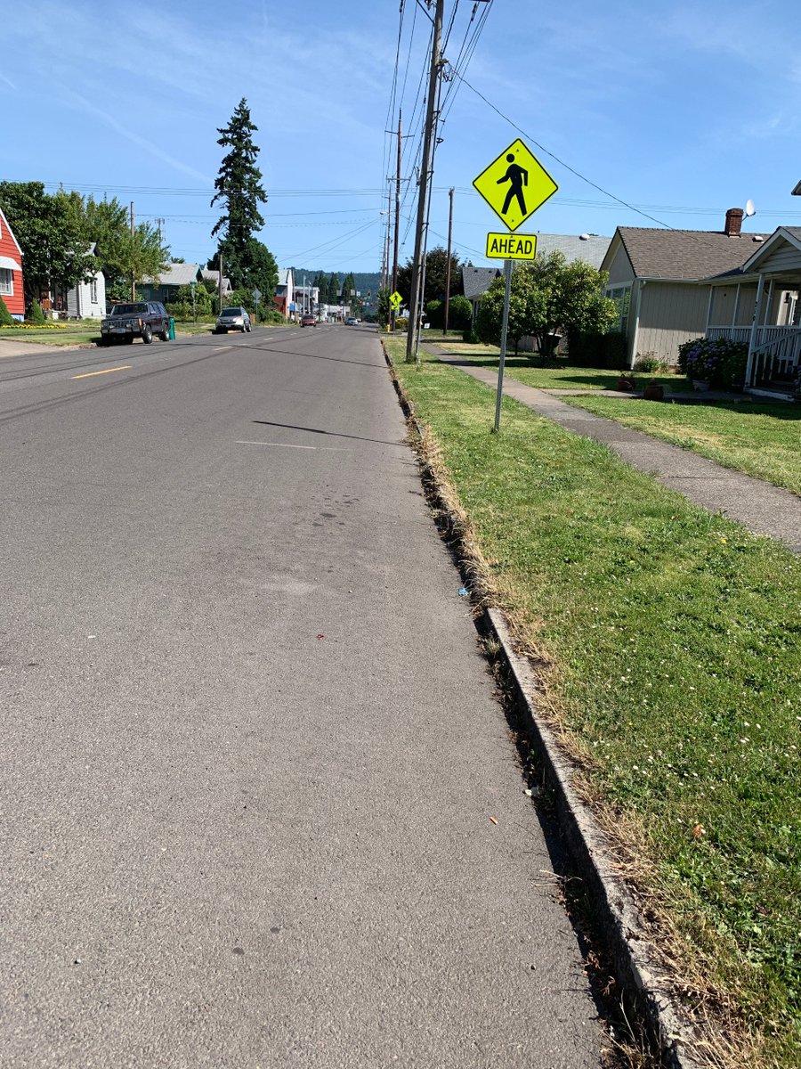 RipagreenWorld's tweet photo. Training session in @StateOfOregon01 for our Ripagreen Easy kit.
Thanks to the great team of City of #Newberg for this day.
And thanks for the “After” pictures from about 5 days !
#Weeding #Pestcontrol #ThermalWeeding https://t.co/p9i5qOh9KV