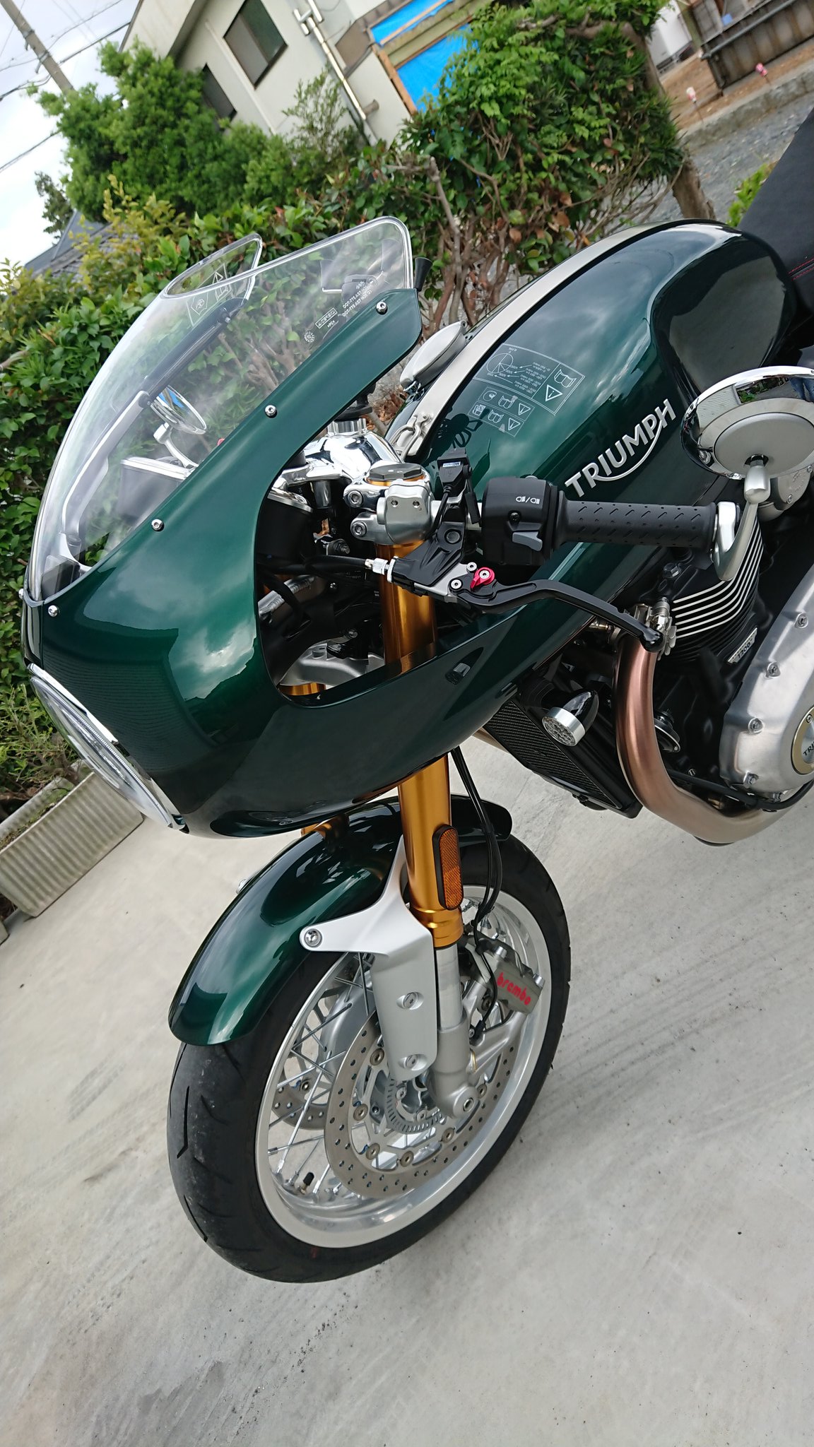 トライアンフ　スラクストン1200R カフェレーサーカウル　ロケットカウル ロケットカウル付き！新車スラクストンRのご紹介です！！ [最新