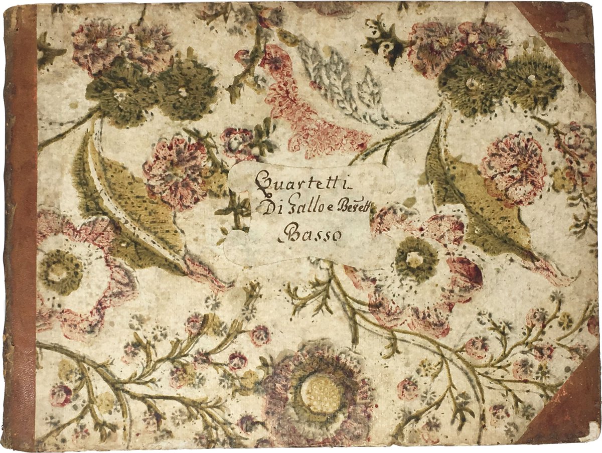 What can we say, we're suckers for block printing, especially for the example on this 18th cent. music manuscript! 😍 #weloveendpapers #nottechnicalyendpapersbutwhatever #decoratedpaper #blockprinting #floral #music #manuscript