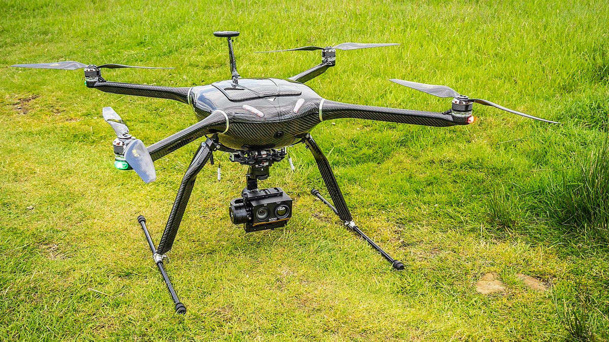 WYP_Drones's tweet photo. Our new Dark Matter Quad from Clogworks, Holmfirth, West Yorkshire. Complete with Wiris Security camera, 30x optical zoom and 800 pixel I.R. camera. AMAZING!!! https://t.co/rfujl7GfBP