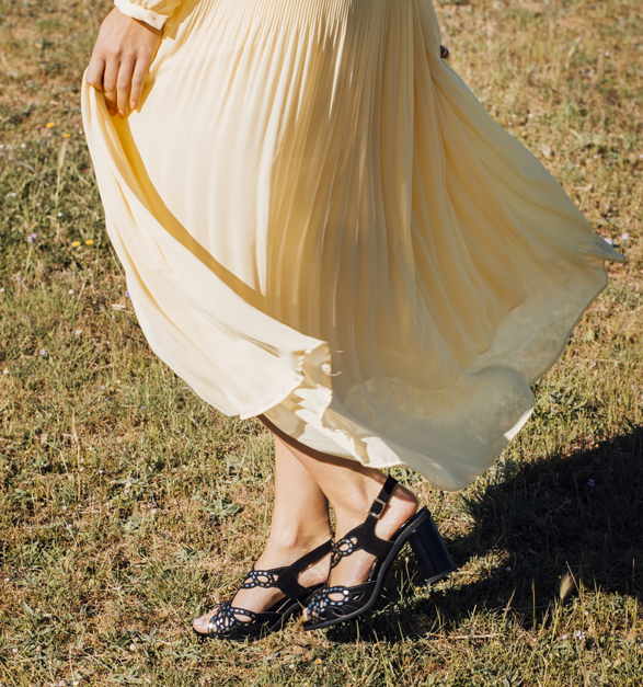 CalzadoPitillos's tweet photo. #Look de oficina: Combina una falda plisada con unas #sandalias de tacón y obtendrás un #outfit cómodo y funcional.
https://t.co/1CV1jxvFkM
.
.
.
.
.
#tipdemoda #tips #fashion #moda #falda #faldasplisadas #oficina #Trendy #streetstyle #oficelook https://t.co/aGshZKLxnr