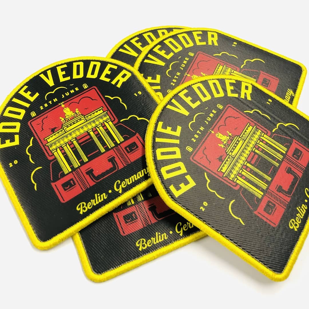 demetriosns's tweet photo. "@mrtsurt - Eddie Vedder event poster by @ianwilliams_art for June 28.2019 Berlin, Germany #EddieVedder #eveurope #evmerch #TSURT #gigposter #eventposter #rockposter #art #illustration #screenprint 🇩🇪 https://t.co/h8swWFoAX1 https://t.co/CtjETPAvC6