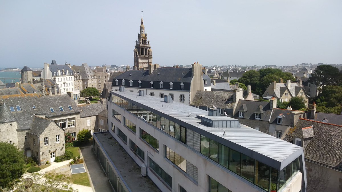 ina_deutschmann's tweet image. The last day of #summerschool starts with lectures on
👉#MicrobiomeAnalysis and networks - @HusonDaniel
👉#MetabolicNetworks and #Ecosystems - @markobudinich
👉Nature as #networks - Marc-André Sélosse