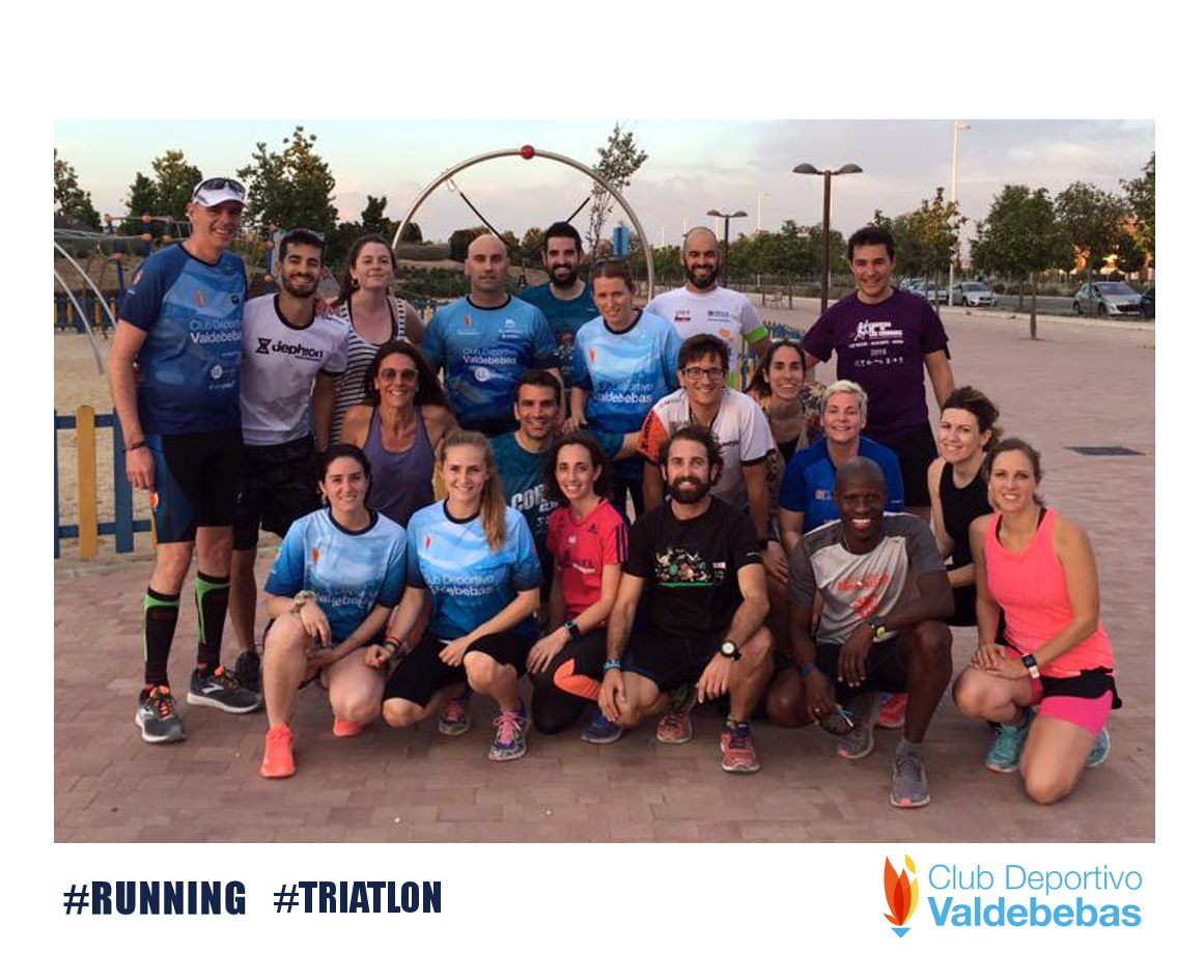 dephion's tweet photo. Tras las lluvias de #invierno y los #entrenamientos al frío, por fin llegan las tiradas con el buen tiempo y las "noches" de #running 😊
Entrenar así, es otro rollo ¿verdad @CDValdebebas? #Dephionperformance #Entrenadores #Altorendimiento #Triatlon #Runners #Run #Correr https://t.co/v4AooOVl3q