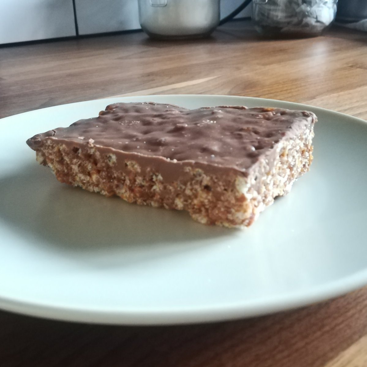 twochimpscoffee's tweet photo. So yesterday we all thought Andy had eaten all the treats... well, Tah dah - looks like he did save me a slice! #yay #yum #goodegg #treats #thanks #offthebeatenpath #melton #funtimes #happdays #sillyandy @Offthebeatenpa3 https://t.co/1J0BsFnfmD