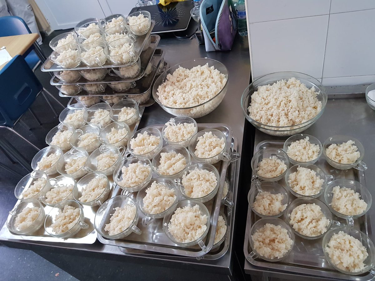 AEPNAA1's tweet photo. Galletas con masa de @confimarques y arroz con leche sin leche de vaca en nuestro Campamento de Verano. ¡Qué postrazos!😋 #AepnaaCamp2019 https://t.co/fzTk7CzNyI