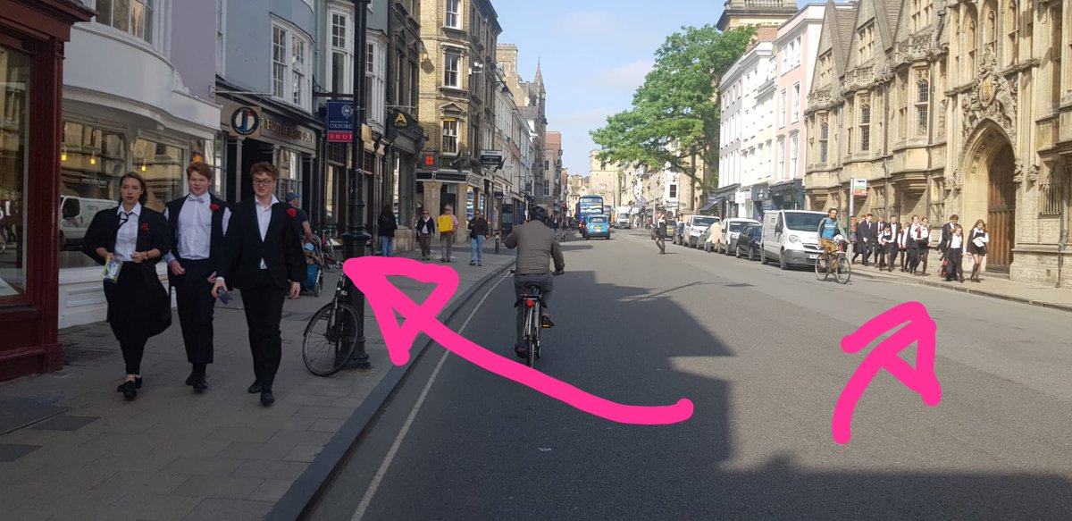 LambAlastair's tweet photo. Only in #Oxford - love it!
Students in #SubFusc (#Gown & #WhiteTie) heading down the High St for finals. You can tell it's their final exam by the red carnation โ! White for first, pink for middle, red for last.
Bringing back memories ๐
@UniofOxford @NDSurgicalSci
#OxSymp19 https://t.co/rp2ovHkoyF