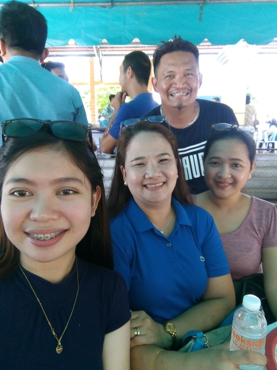 kersolitario's tweet photo. After mass 💒
#EngineeringOffice
#TeamYAP 💙💙💙 https://t.co/oPD3x5ZWRs