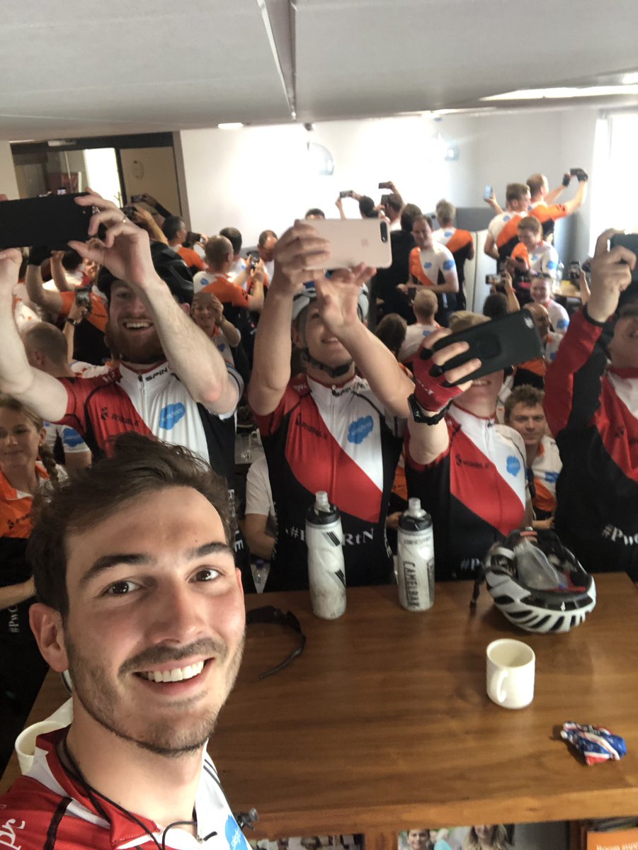 robewbank's tweet photo. #PwCRtN #selfie of 77 #selfies

#PwCSelfie https://t.co/4rxKh9V2Qx