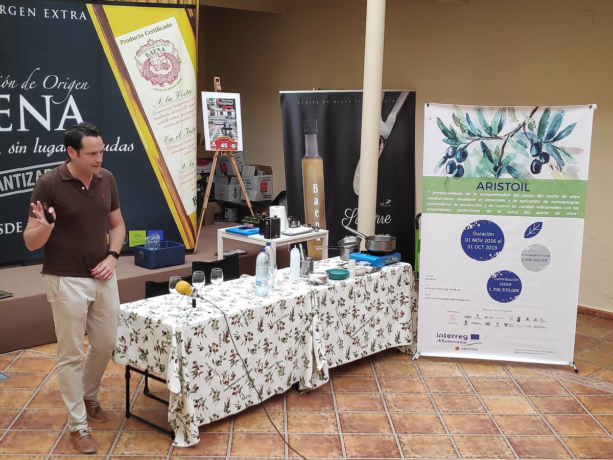Feliciano Priego y <a href="/pacoolearum/">Paco Lorenzo Tapia</a> inician el Taller de capacitación para productores de aceite de oliva en el marco del proyecto Aristoil. Hoy en Baena con <a href="/AceiteDOBaena/">Aceite DO Baena</a> como anfitrión. Organiza <a href="/diputacionMLG/">Diputación de Málaga</a> <a href="/aristoilproject/">ARISTOIL Project</a> <a href="/jlbergillos/">@jlbergillos</a> <a href="/Dgpeinado/">Daniel G. Peinado</a> <a href="/jalmellones/">Javier Almellones</a> <a href="/AceitesDOBaena/">Aceites DO Baena</a>