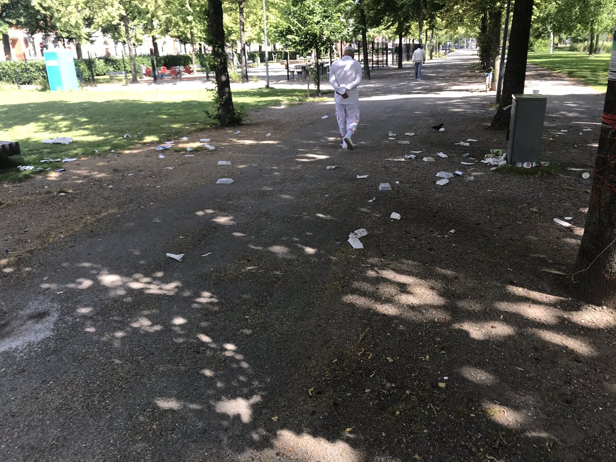 singeldingen tweet media