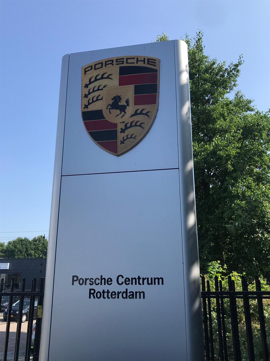 ZeldzameZiekten's tweet image. Wij zijn trots 😃, de 14e editie van de @jan_lammers ZZF Rally is al over de helft met aanmeldingen, rijdt u al mee 5/10? We zien u graag voor het goede doel: zzf.nl/inschrijven-jl… @VlbVolkel @Porsche @GalleryBrummen #rallyrijden #zeldzameziekten