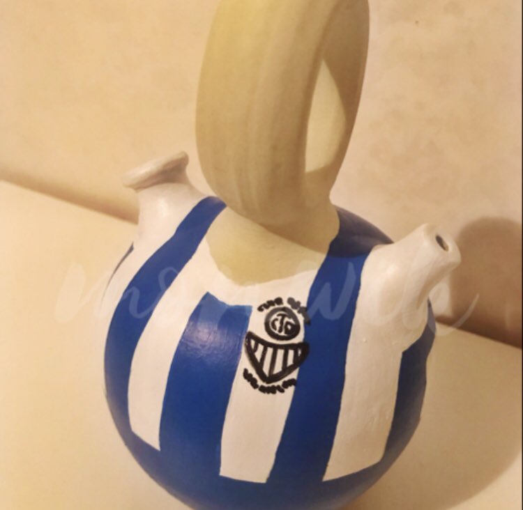 monwikstore's tweet photo. https://t.co/vlWv8ei5R6 ~
https://t.co/A7FZtLa9fx ~
#Botijo #Personalizado del @CDTarancon , un🎁xra alguien muy especial💙Esperamos que le haya gustado.FELIZ FIN DE SEMANA! #Monwik #Decoración #HechoAMano #Único #Diferente #Original #ATuGusto #Regalo #Encargo #AléTarancón https://t.co/Xpc7rUEvOb
