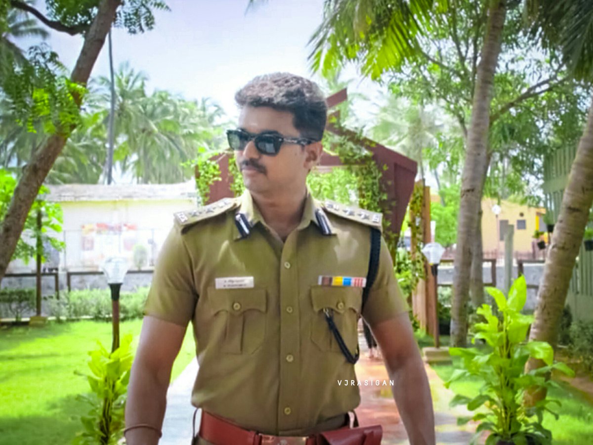 VJRasigan_Offl's tweet photo. #Theri !! 🔥 Mass 

Hero - @actorvijay 
Director - @Atlee_dir 
Music Director - @gvprakash 
Heroin - @Samanthaprabhu2 #YemiJackson 

Anthar Mass BGM 🔥🔥🎶🎶 https://t.co/5tEJUgzPrF