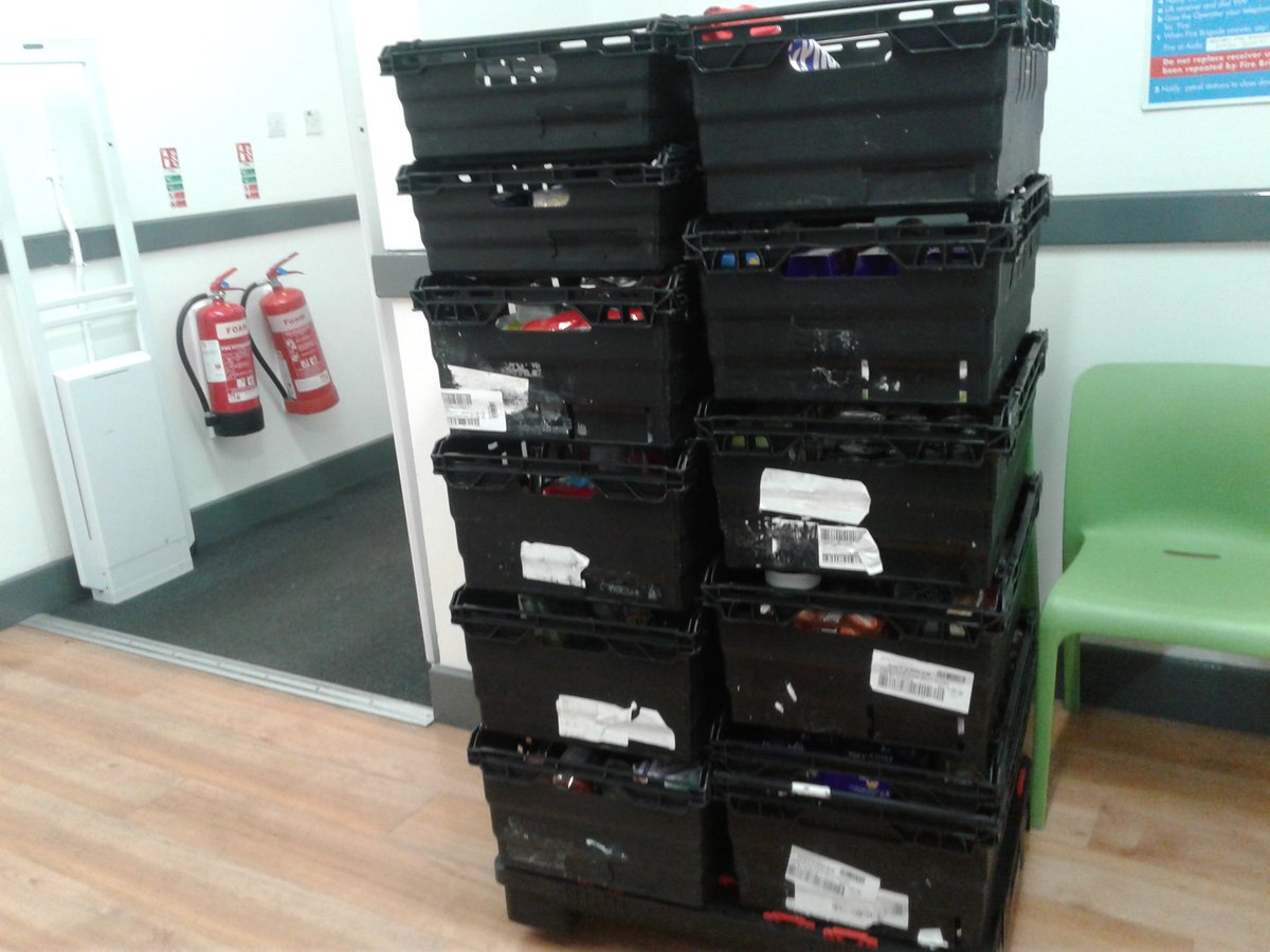 asdanewport's tweet photo. #Newportfoodbank
#donations #Community #Asdaduffryn #Food https://t.co/Aq8D8Id31B
