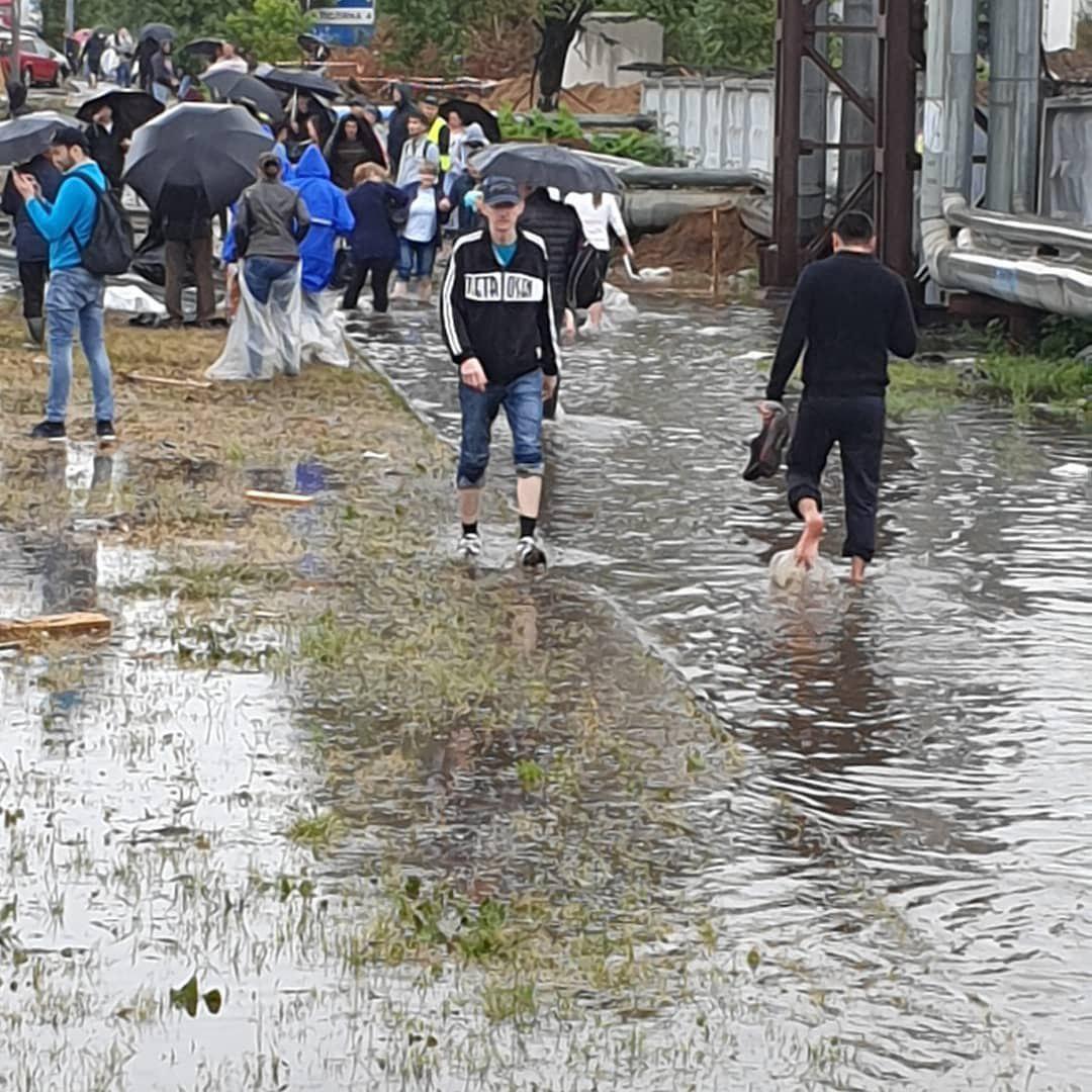 Идет ли сейчас дождь. Потоп в Москве. Дождь в Москве. Москву затопило. Ливень в Москве.