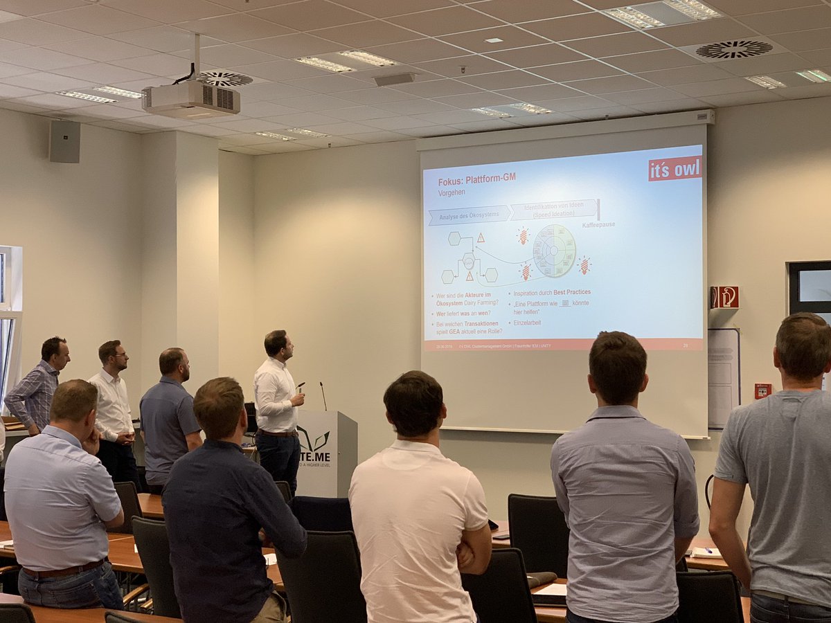 Heute geht es wieder um #DigitalBusiness : im Rahmen des Spitzenclusters <a href="/itsOWL_Cluster/">it's OWL</a> sind wir bei unserem Partner <a href="/thegeagroup/">GEA Group</a> vor Ort und diskutieren #platformen und #smartservices. Mit dabei sind @FraunhoferIEM <a href="/SICPaderborn/">SICP</a>  und <a href="/ConsultingUNITY/">UNITY Consulting & Innovation</a>.