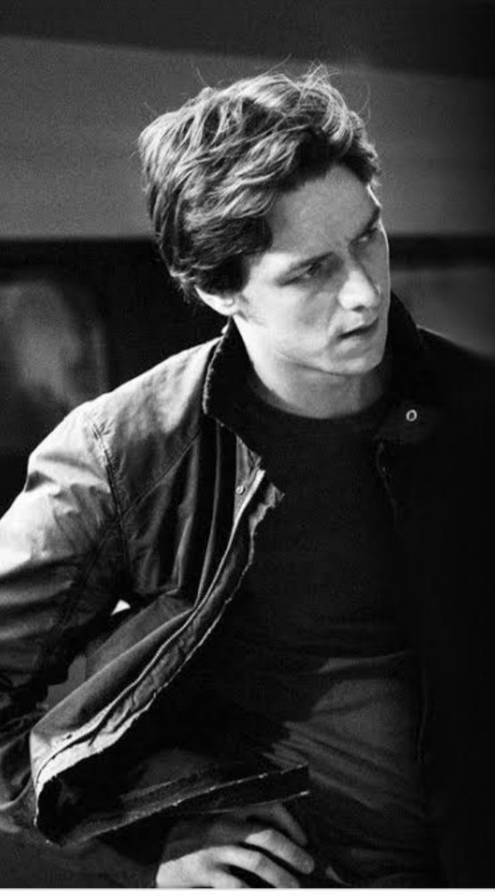 𝘎✨ on X: "Tom Holland is a young James McAvoy! https://t.co/YO15pRCGkI" / X