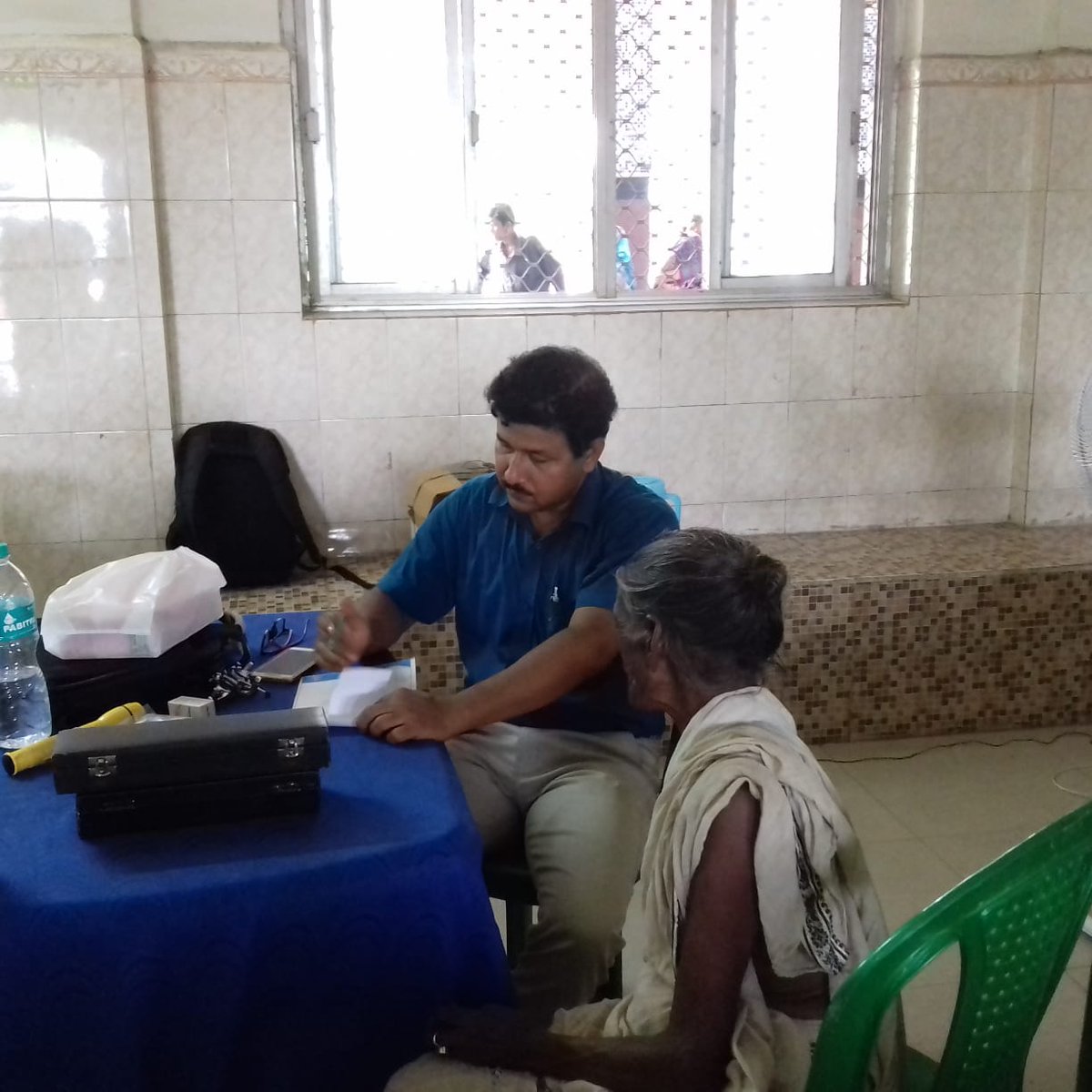 WBPolice's tweet photo. Suri GRPS #HowrahGRP organised a free Medical check up camp. 
#Utsarga https://t.co/FWl7p8lHPs