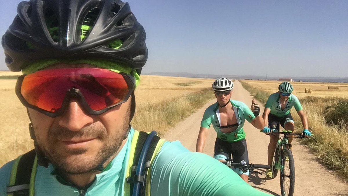 alcersalamanca's tweet photo. 🚴🏼‍♂️ Sigue todo lo que pase durante el #Desafío #TransCastilla #nonStop en #twitter a través del #hashtag #transcastilla2019...

Y no te olvides de #patrocinar a Jose Luis Martínez. O lo haces en nuestra oficina o pincha este enlace: https://t.co/O5OPvU1Hnm https://t.co/WNkHfKCkrJ
