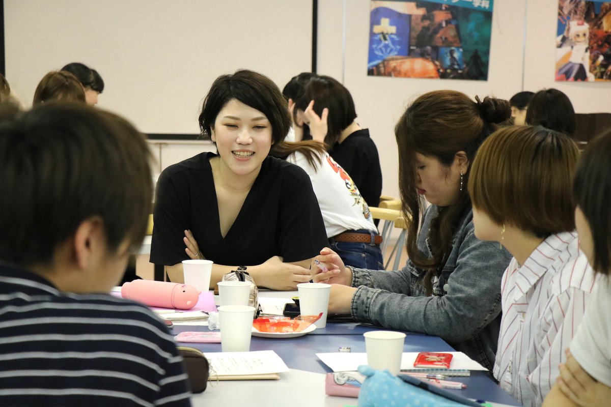F_VisualArts's tweet photo. \\ 企業説明会 //
ライブからブライダルまで幅広く手がける
「九州舞台」様がご来校!
(ง ᐕ) ง
今回はKVAと、東京ビジュアルの卒業生も
在学生のために駆けつけてくれました!
将来のこと、業界の仕事選び...
先輩から貴重なアドバイスを頂きました★
#専門学校 #KVA #音響 #照明 #JobCafe https://t.co/oFsViCvXmM