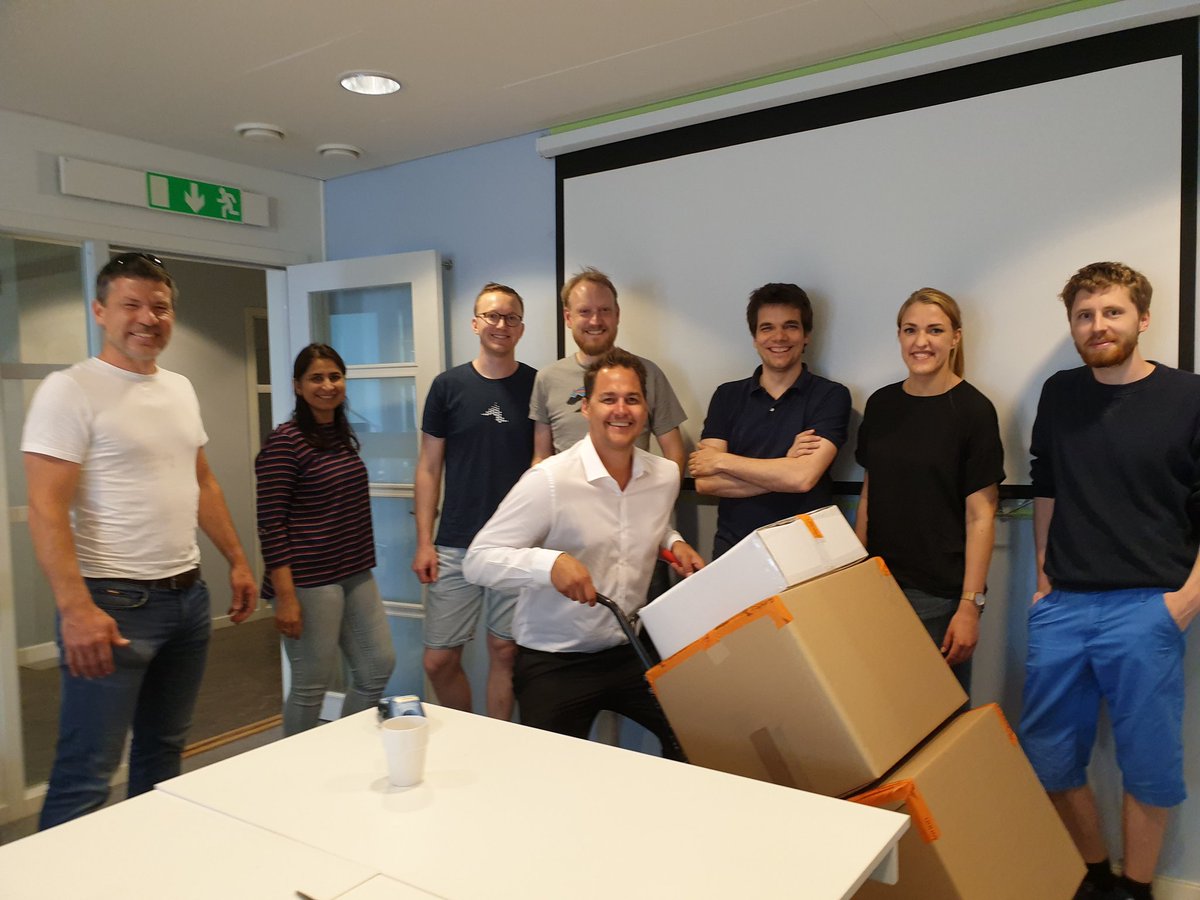 MaryamNasirpour's tweet photo. When the whole @InsplorionAB team comes together to make the shipment happen on time!
#teamwork #Insplorion #research #instrument #researchinstrument #science #korea #assemblyline #companypride #companyculture #workerbees https://t.co/ZeU82EtdAQ