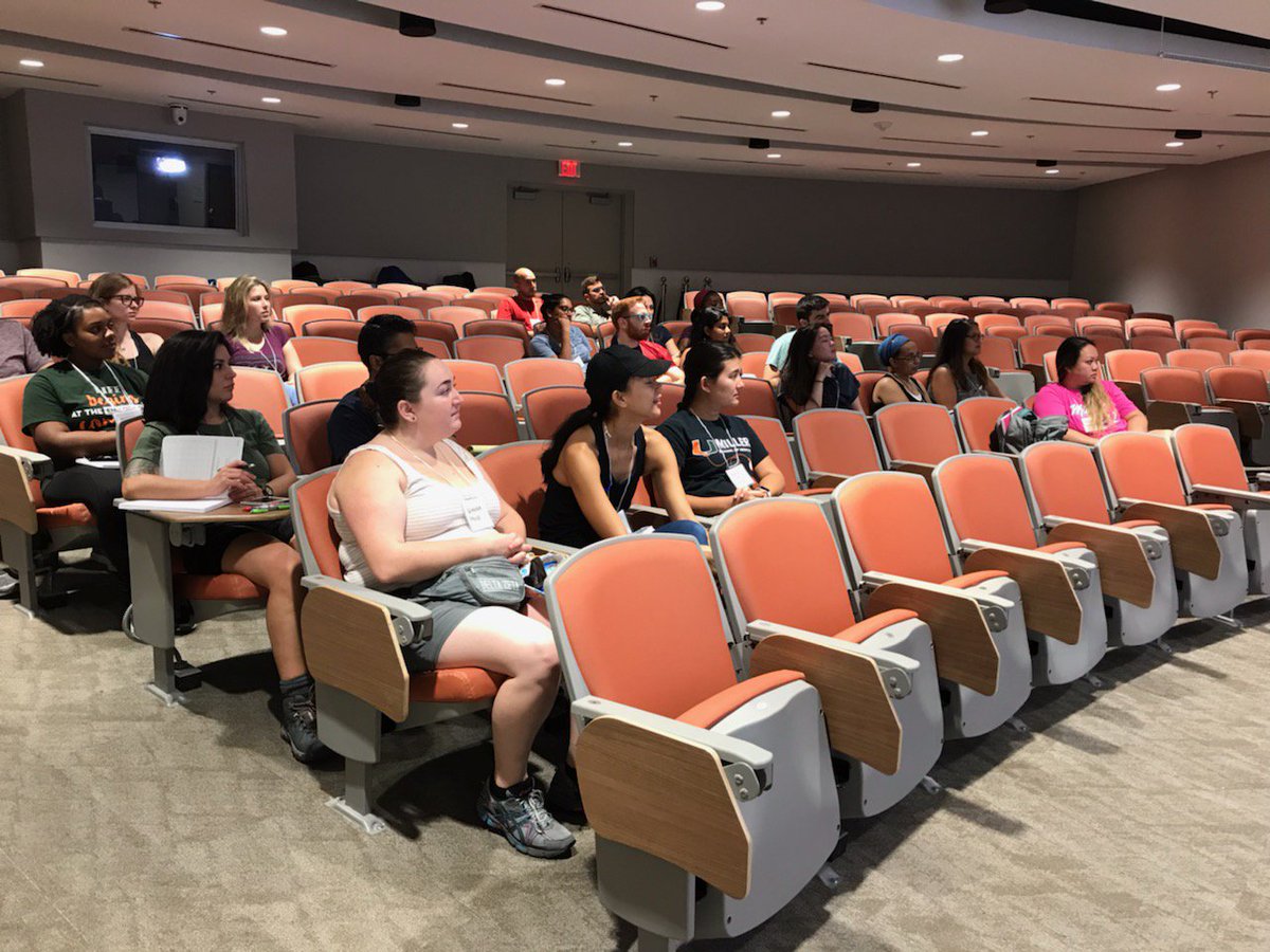 HumanitarianU's tweet image. @DrHilarie prepping students for #SimEX2019 @University of Miami @umiamimedicine @UMiamiNursing #LiveSimulation #Humanitarian #FirstResponders #Miami #BePrepared