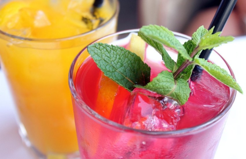 Et si vous palliez la canicule avec de bons #cocktails à base de #bière ? 🍻🍹 Nous vous en avons concocté quelques uns, découvrez-les directement sur notre article de #blog > bieropolis.com/smartblog/55/L…