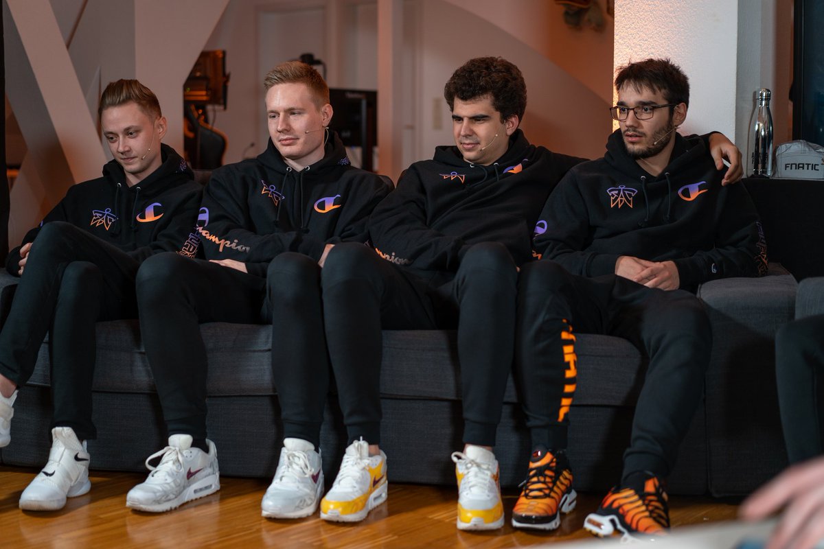 FNATIC ar Twitter: "🕢 A little over 3 hours left! The Fnatic x Champion hoodie drops at ⁣ 🔥 Only 300 available⁣ 🔥 To get your shoplink you have