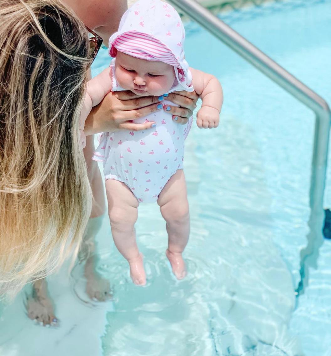 Testing the water💦 How darling is baby Rory at the pool in her Whales Bubble outfit? Thank you @mrs_k.m.h for sharing your #kissykissybaby 💕

Shop the Whales collection: ow.ly/92oB50uJgxh