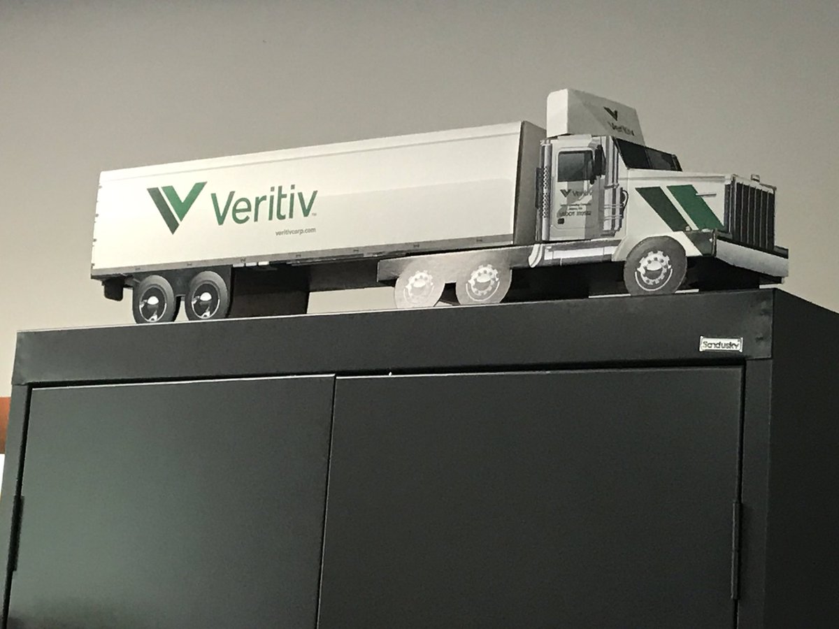 NancyWWhatley's tweet photo. Great things happening at the @Veritiv Design Center! https://t.co/qFDN4yQK2f