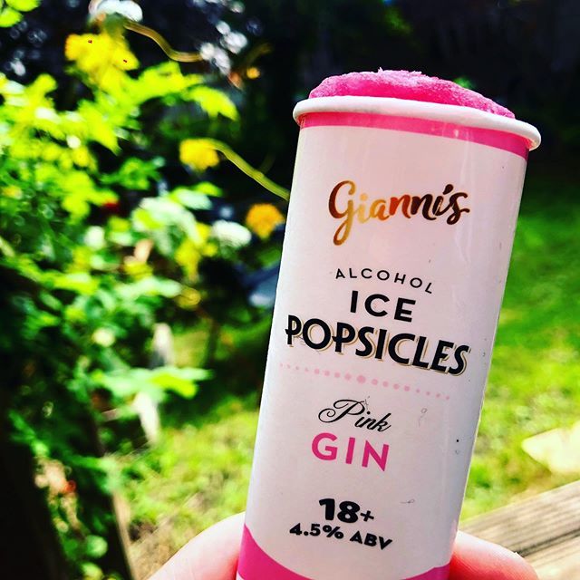 I would rather be in my garden eating these bad boys than being at work! #sunshine #working #icelolly #icepopsicles #gin #pinkgin #icelollygin #garden #sunshine #aldi ift.tt/2xt0KVL