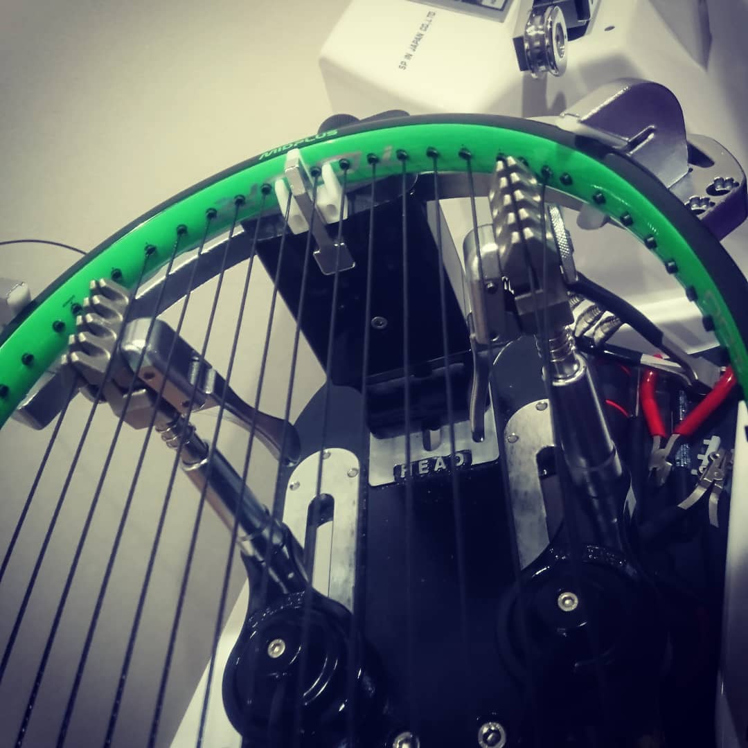 kotori0117's tweet photo. 自分の張り替え。
雨の季節なのでしばらくは頻繁に張り替えることになりそうだなぁ…
#tennis #tennisracket #prince #textreme #twaron #princetennis #tout100 #tourspinxx #テニス #テニスラケット #プリンス #テキストリーム #ツアー100 #トワロン #プリンスユーザー #プリンス仲間 https://t.co/TDXUGmWyc4